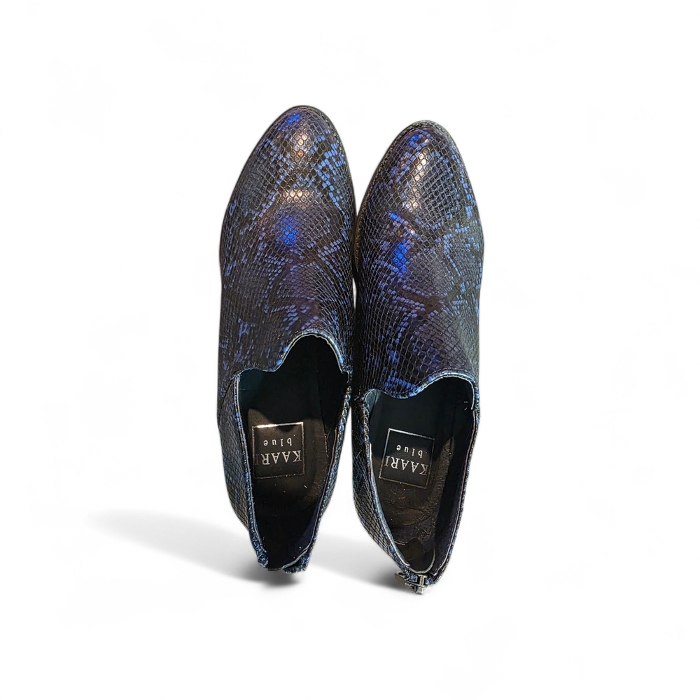 Kaari Blue Womans  Snakeskin Patterned  Shoes. Size 9